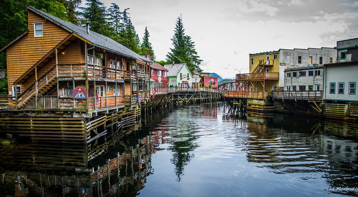 Cloak Bridge Architecture and Views: 10 Best Sights