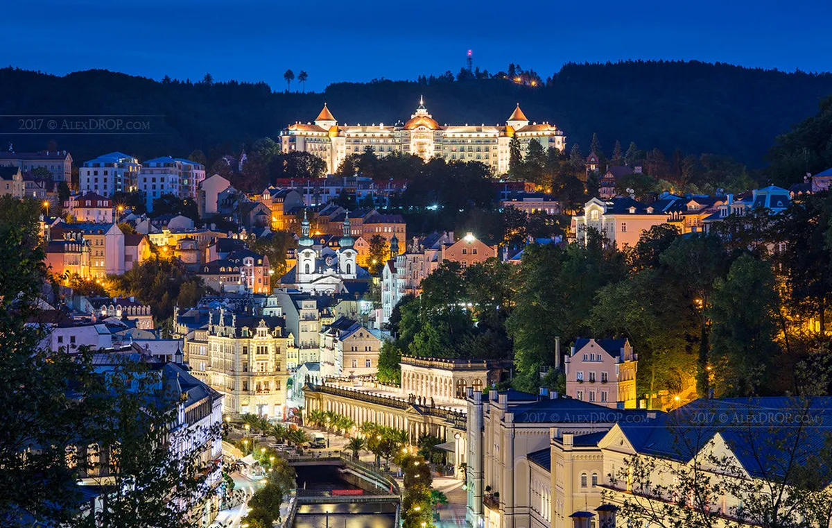 Karlovy Vary City Center to Moser Glassworks Bus Guide