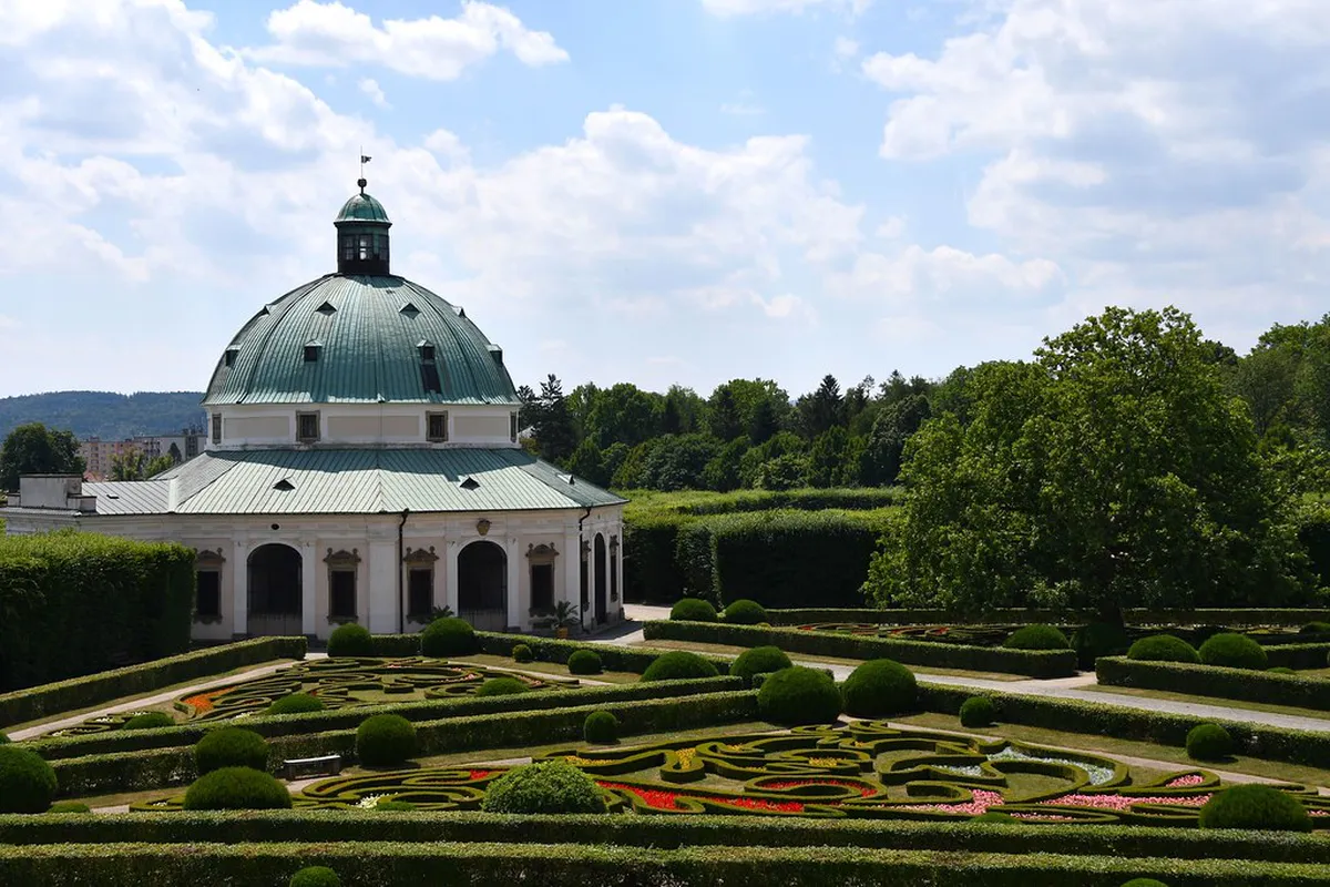 Kromeriz Gardens Day Trip: The Ultimate Guide from Olomouc