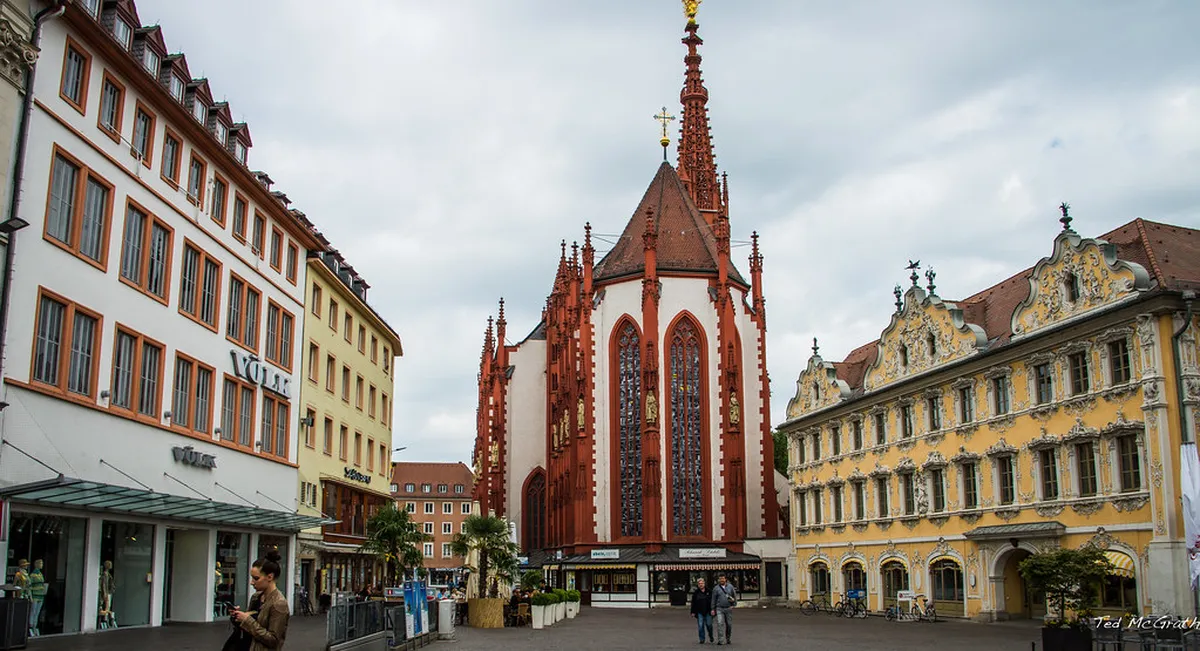 Dancing House Building Guide: Prague's Modern Icon